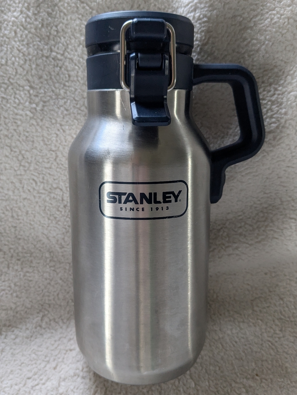Stanley 32 Oz Half Growler Howler Grumbler Easy Pour Stainless Steel Clamp Lid